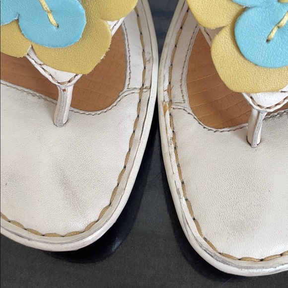 light colored wedge - Picture 3 of 8